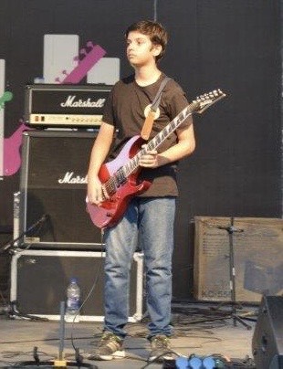 Electric guitar photo 2